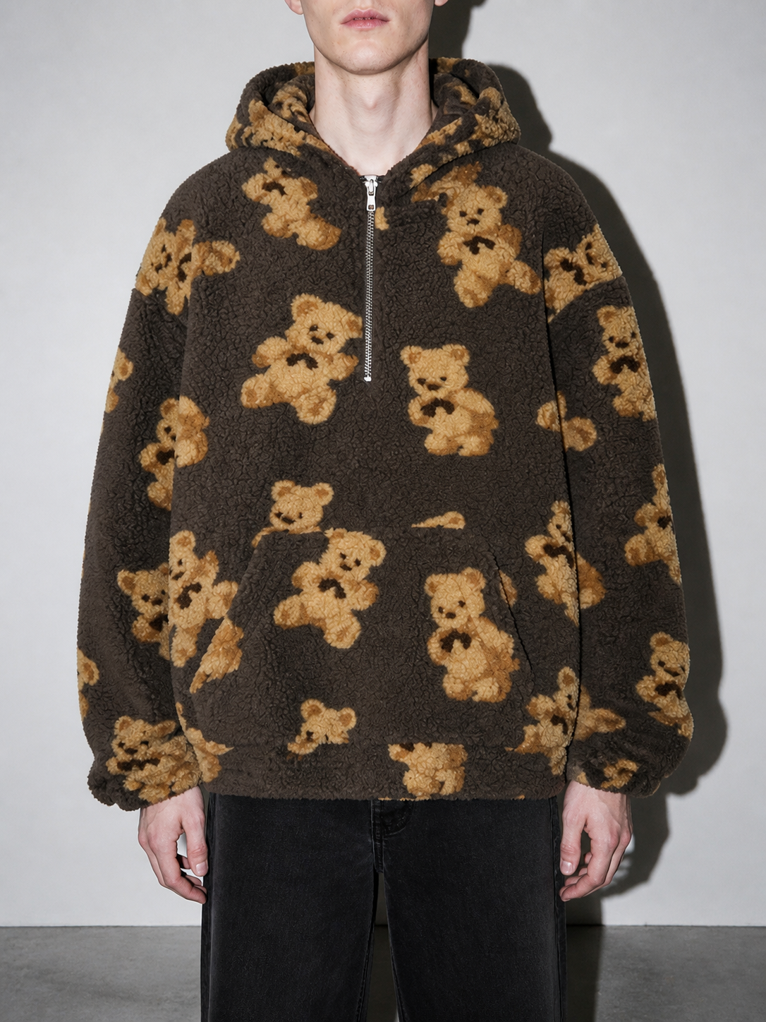 Code Culture catalog | retro-bear-printed-ancient-sweater | coffee | zoom detail