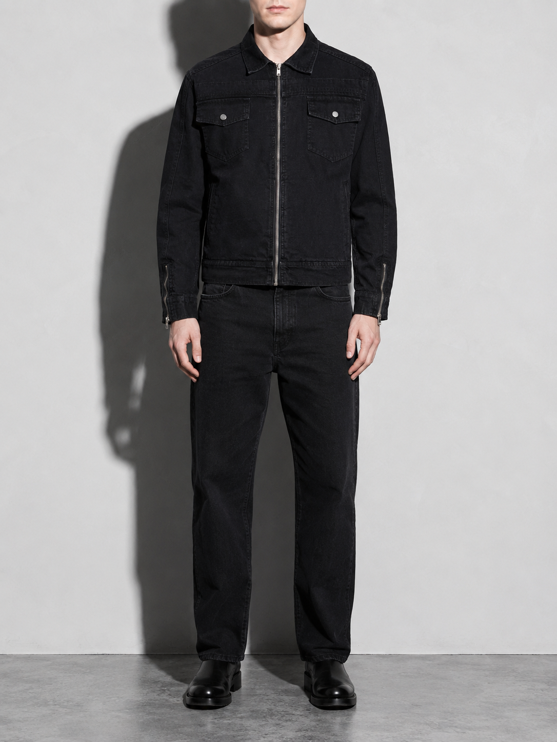 Code Culture catalog | retro-short-zip-up-washed-workwear-jacket | color-black | zoom detail