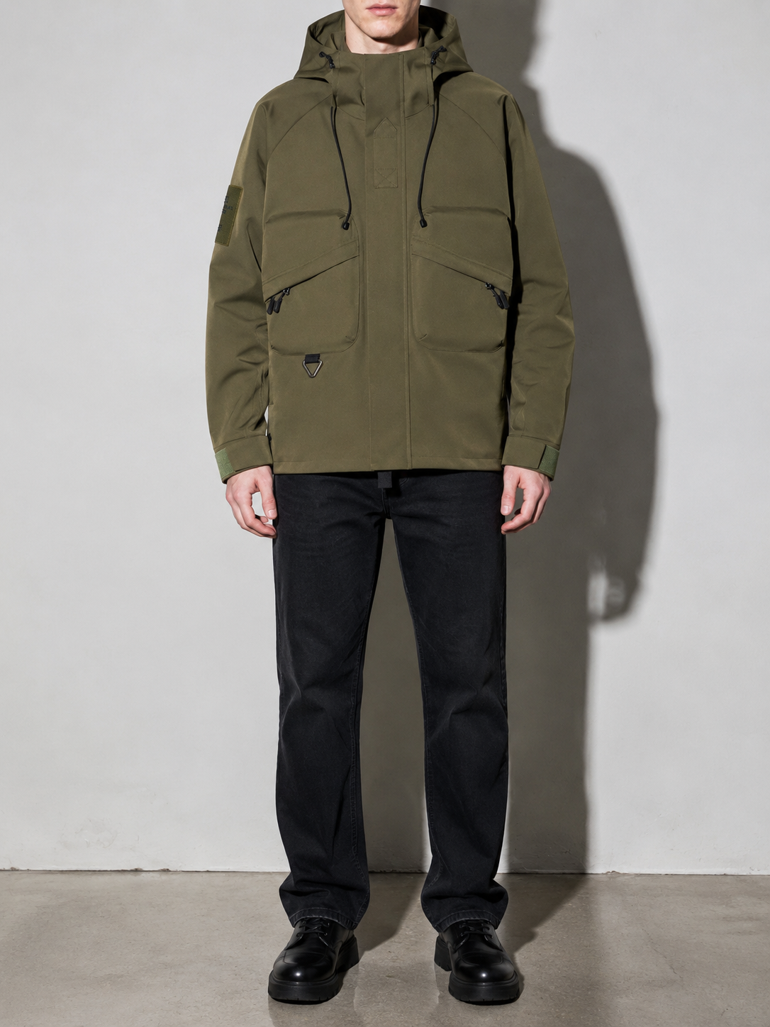 Code Culture catalog | mens-outdoor-workwear-versatile-casual-windbreaker-jacket | color-army-green | zoom detail