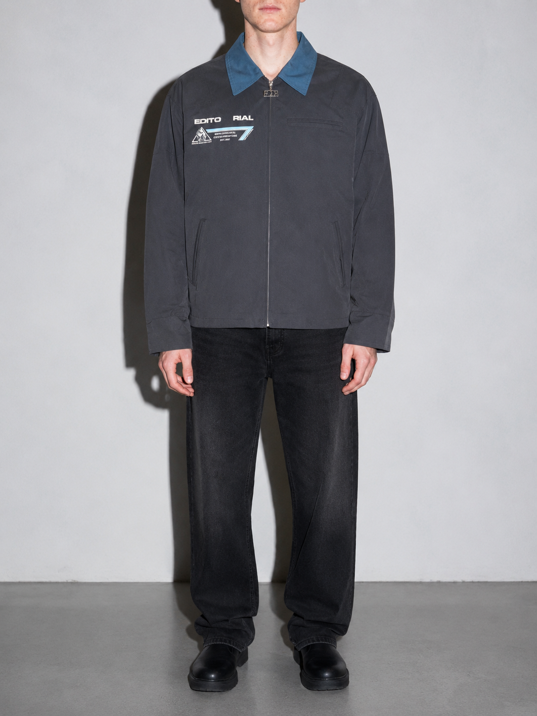 Code Culture catalog | american-street-letter-printed-workwear-jacket | color-gray | zoom detail