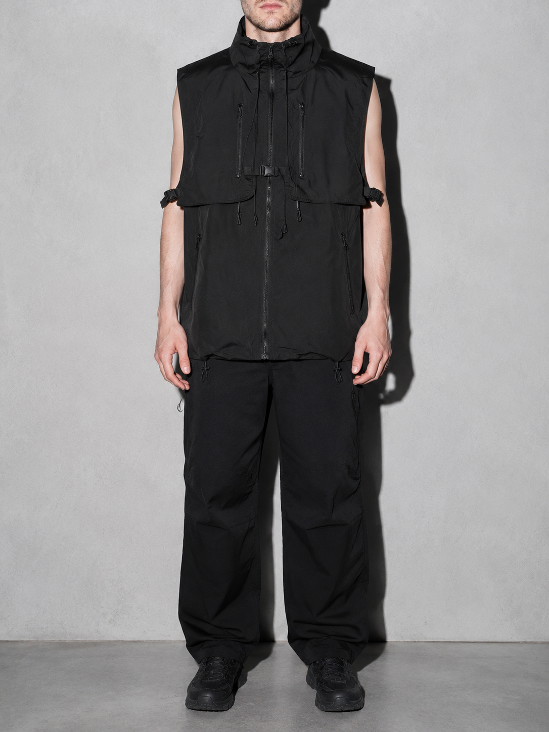 Code Culture catalog | stand-collar-workwear-vest-baggy-coat | color-black | zoom detail