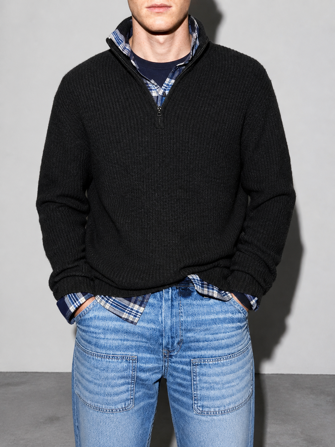 Code Culture catalog | mens-business-casual-loose-zip-stand-collar-sweater | black | zoom detail