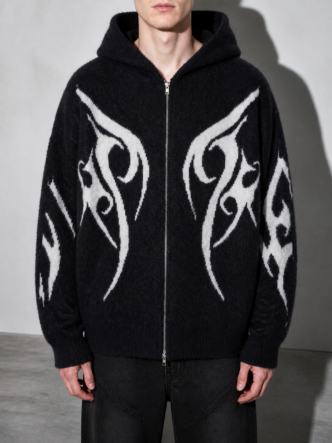 Code Culture catalog | totem-jacquard-contrast-color-hooded-zip-sweater | black | zoom detail