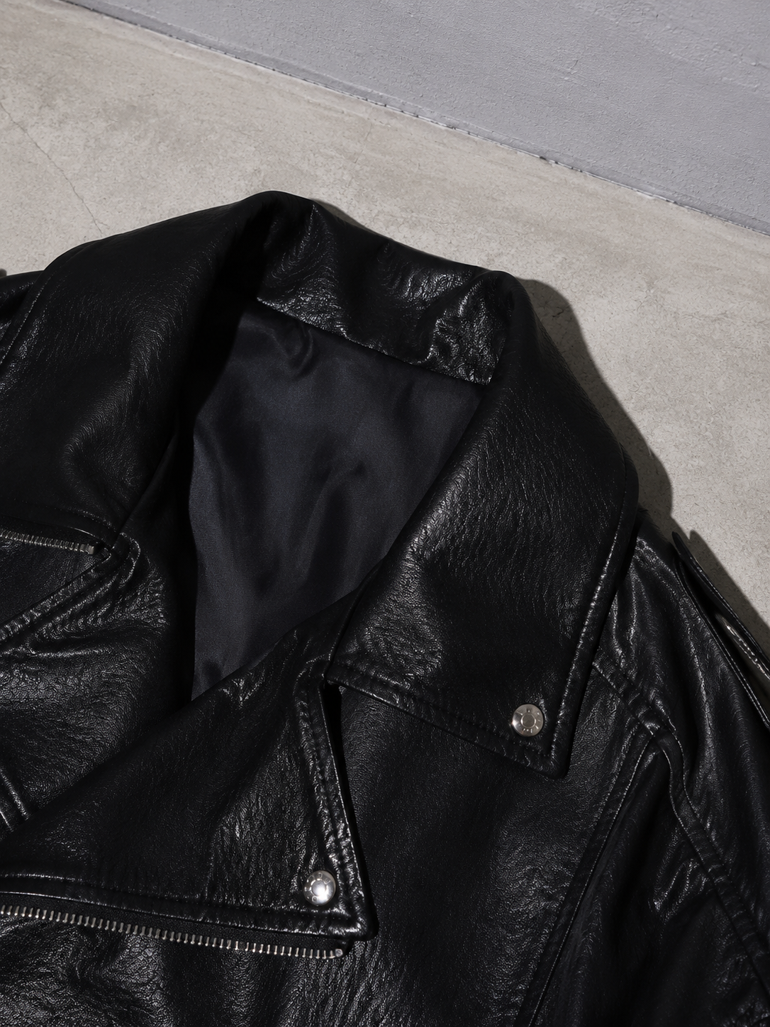 Code Culture catalog | womens-fashionable-vintage-zippered-lapel-jacket | color-black | macro flat lay