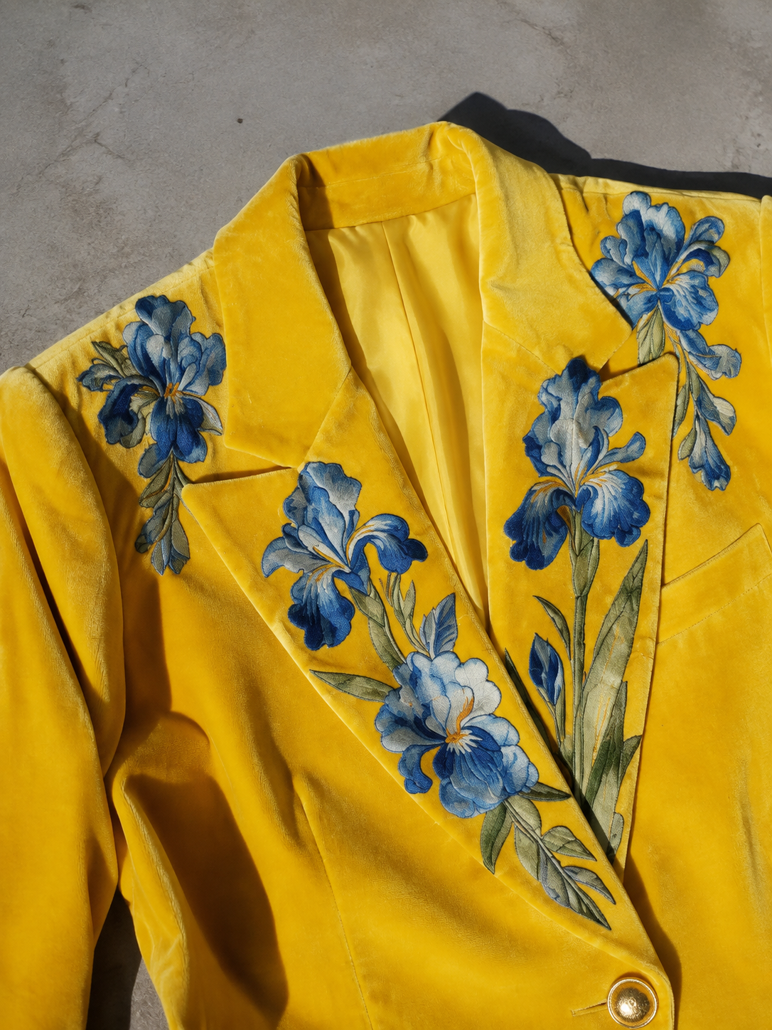 Code Culture catalog | elegant-retro-style-womens-suit-jacket | color-5style | macro flat lay