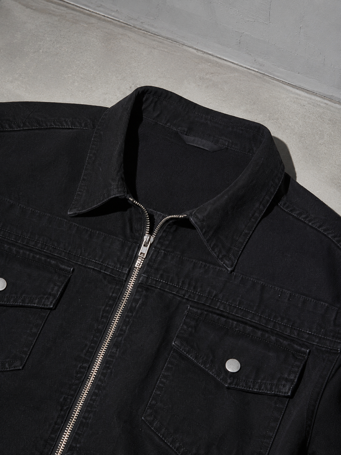Code Culture catalog | retro-short-zip-up-washed-workwear-jacket | color-black | macro flat lay