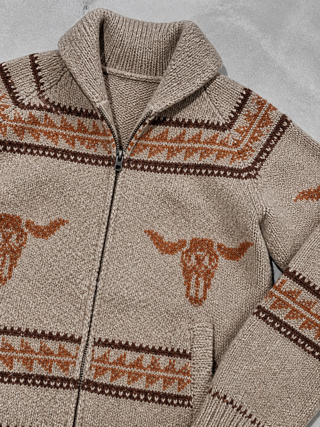 Code Culture catalog | ox-head-jacquard-weave-zip-knitted-sweater-coat | khaki | macro flat lay