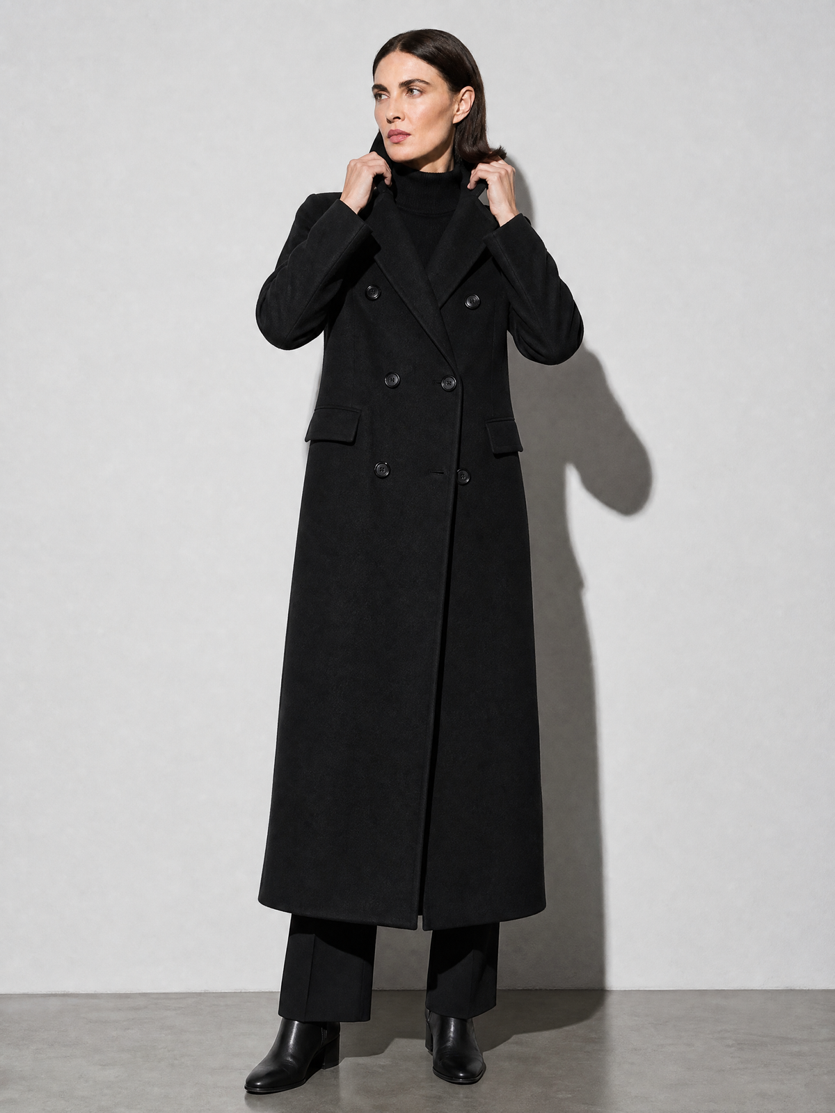 Loose Slim Fit Woolen Coat Mid-length Woolen Coat in Black - adjusting view