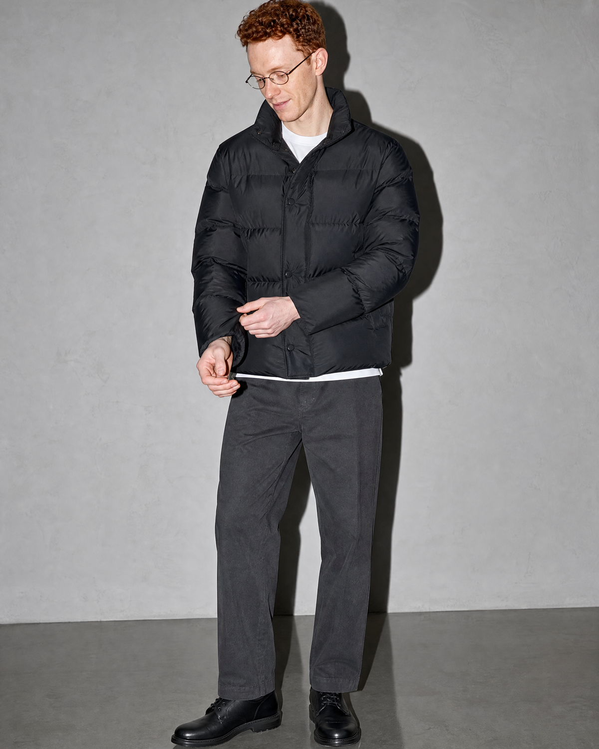Coffee Color Cotton-padded Clothes Short Cotton Coat, adjusting the sleeve, worn by model