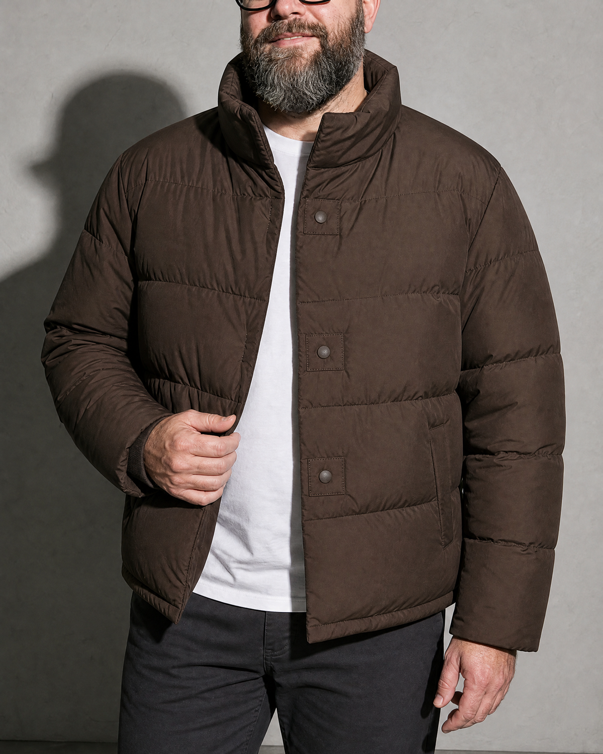 Coffee Color Cotton-padded Clothes Short Cotton Coat, bust-to-thigh, one hand at hem, worn by model