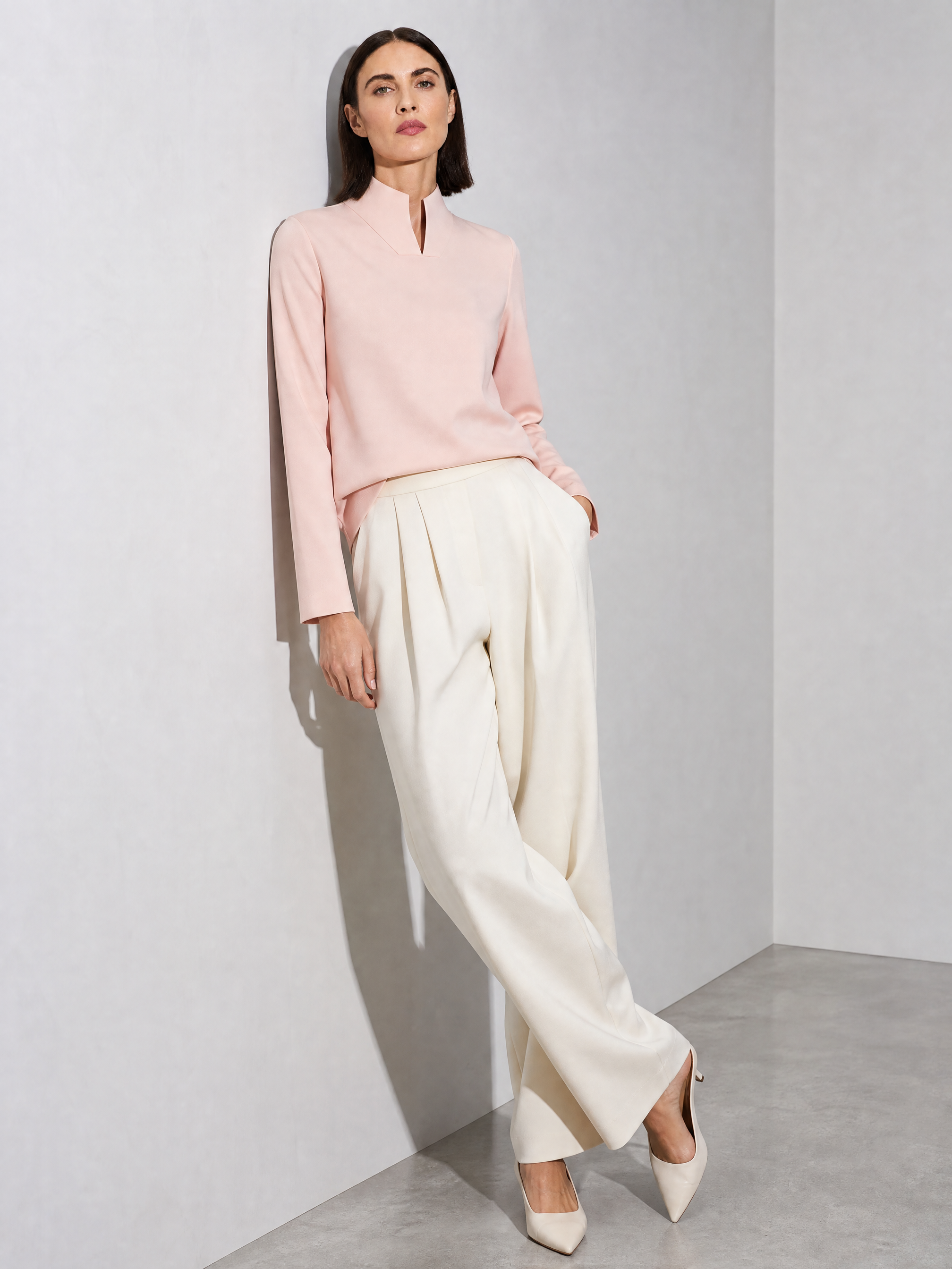 New Chinese-style Mandarin-collar Long-sleeve Blouse Niche Office-chic Top For Women - Apricot Premium Fabric Finish Seated Or Lean
