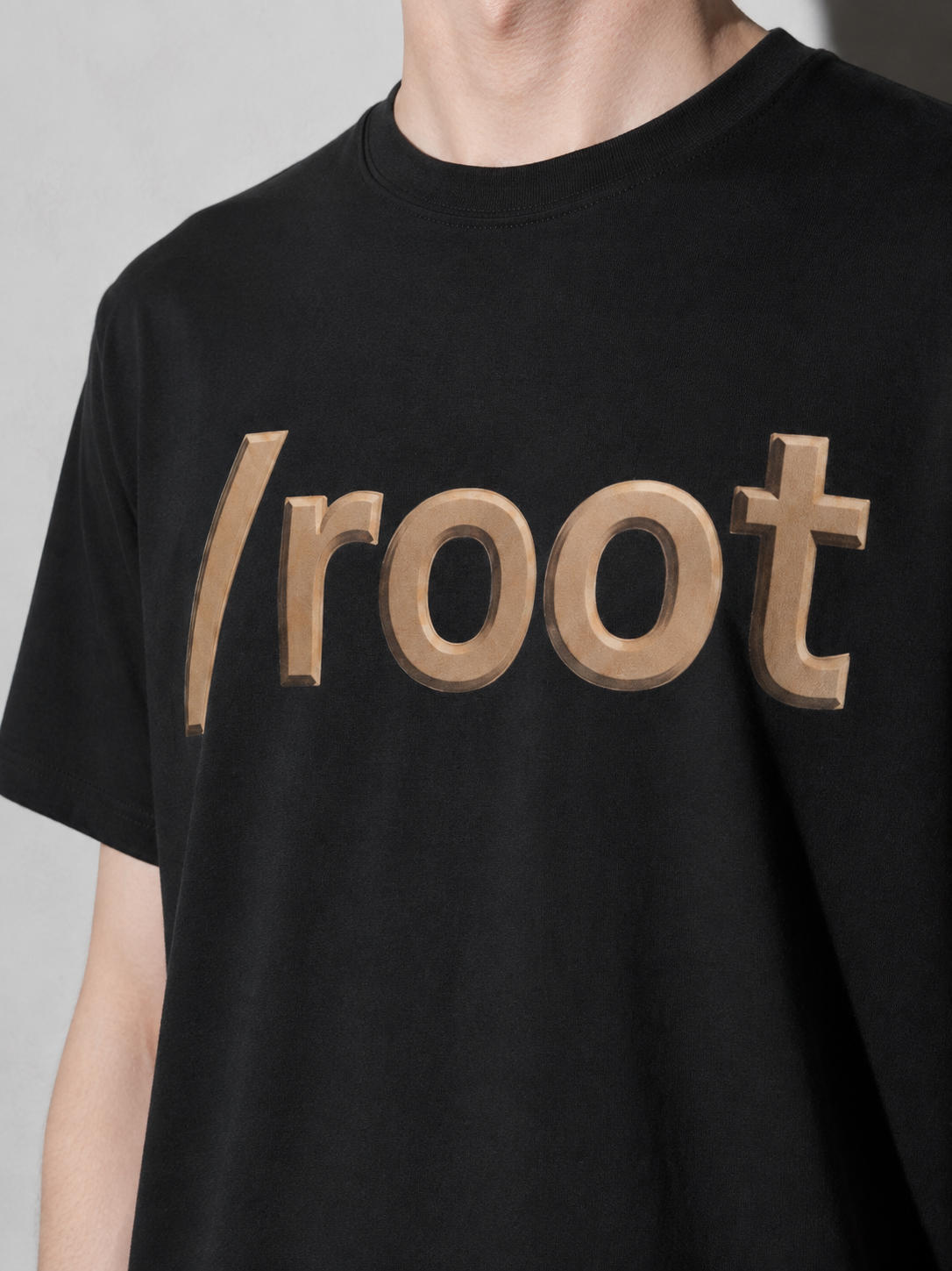 /root — Black print detail