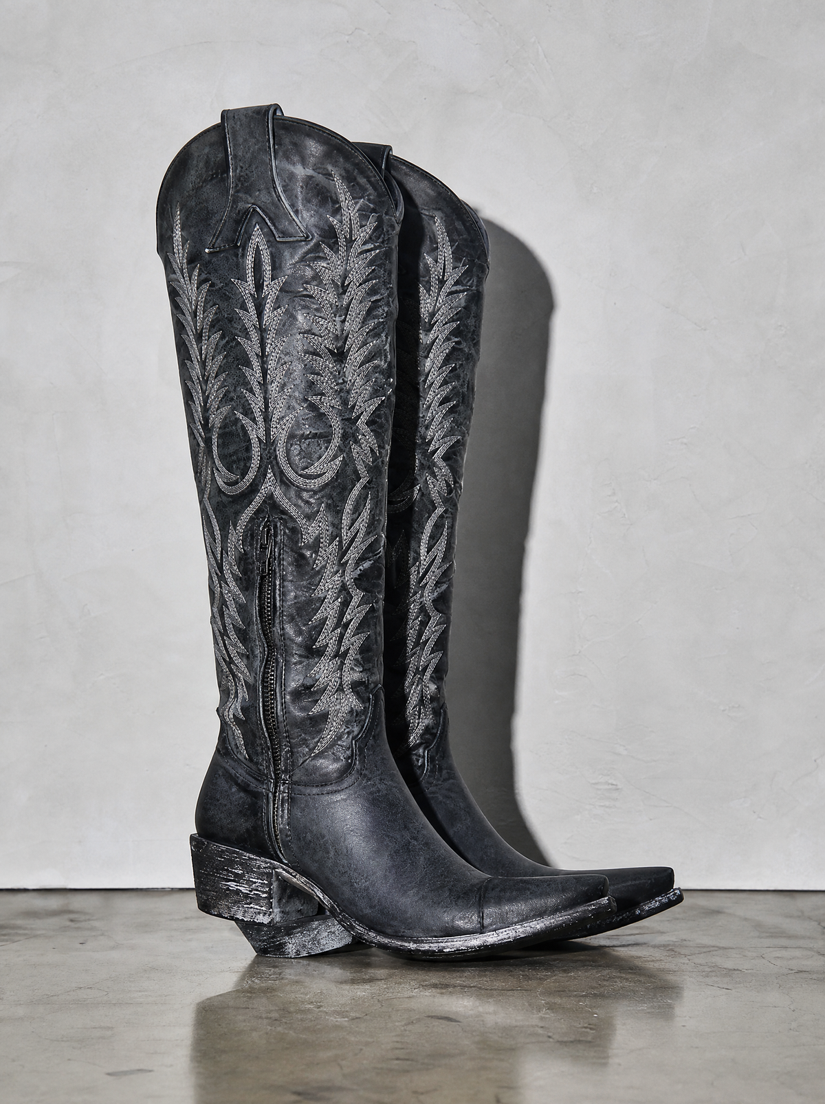 Medium heel 35-43 National Style Embroidered women's Boots - Black Premium Leather Finish Shoe Angle