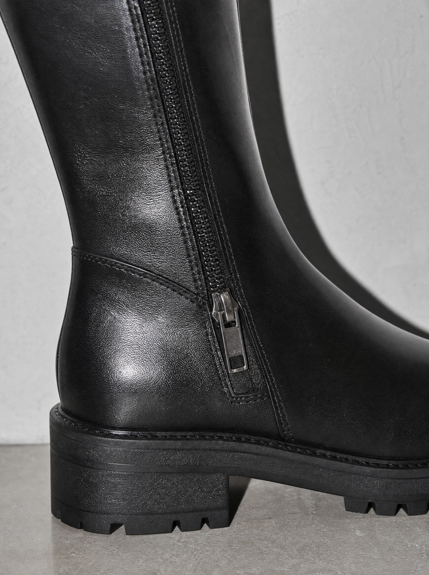 Women's Knee-high High-end Martin Boots - Black Shoe Macro