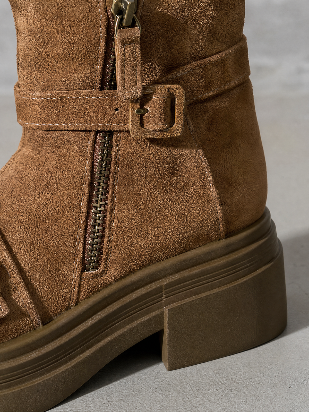 Women's Platform Height Increasing British Style Martin Boots, 2026 New Popular Retro Western Cowboy Pants Shaft Mid Ankle Boots - Brown Premium Leather Finish Shoe Macro