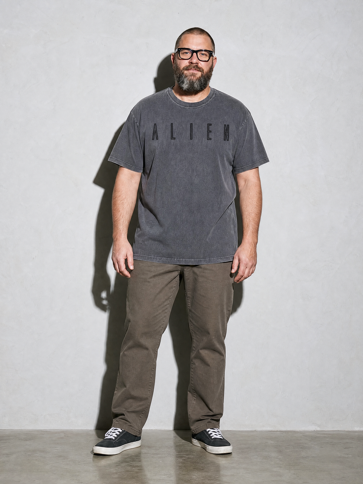 Alien Wordmark Premium Shirt - Pepper - on-model full length