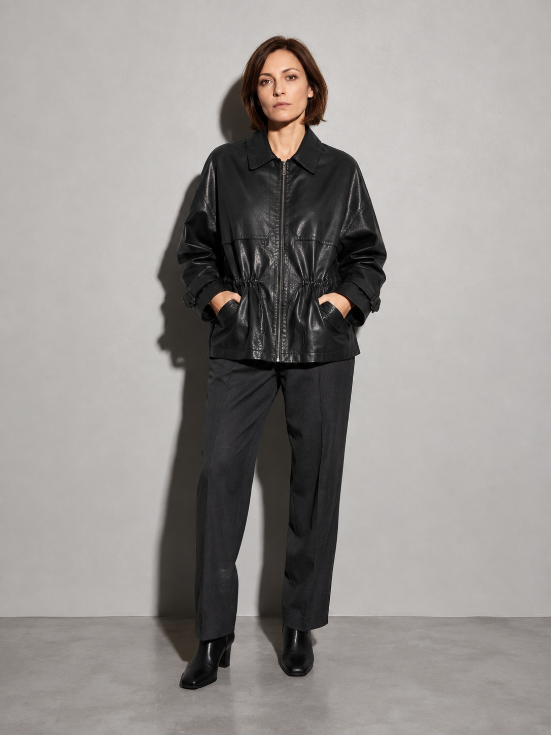 Code Culture | black | 01 main p04 hands in pockets