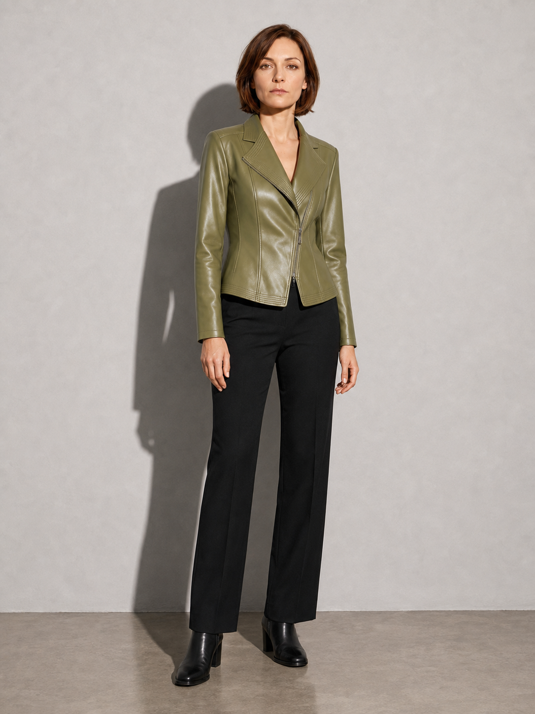 Code Culture | Green | Full body three-quarter