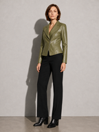 Code Culture | Green | Full body side three-quarter