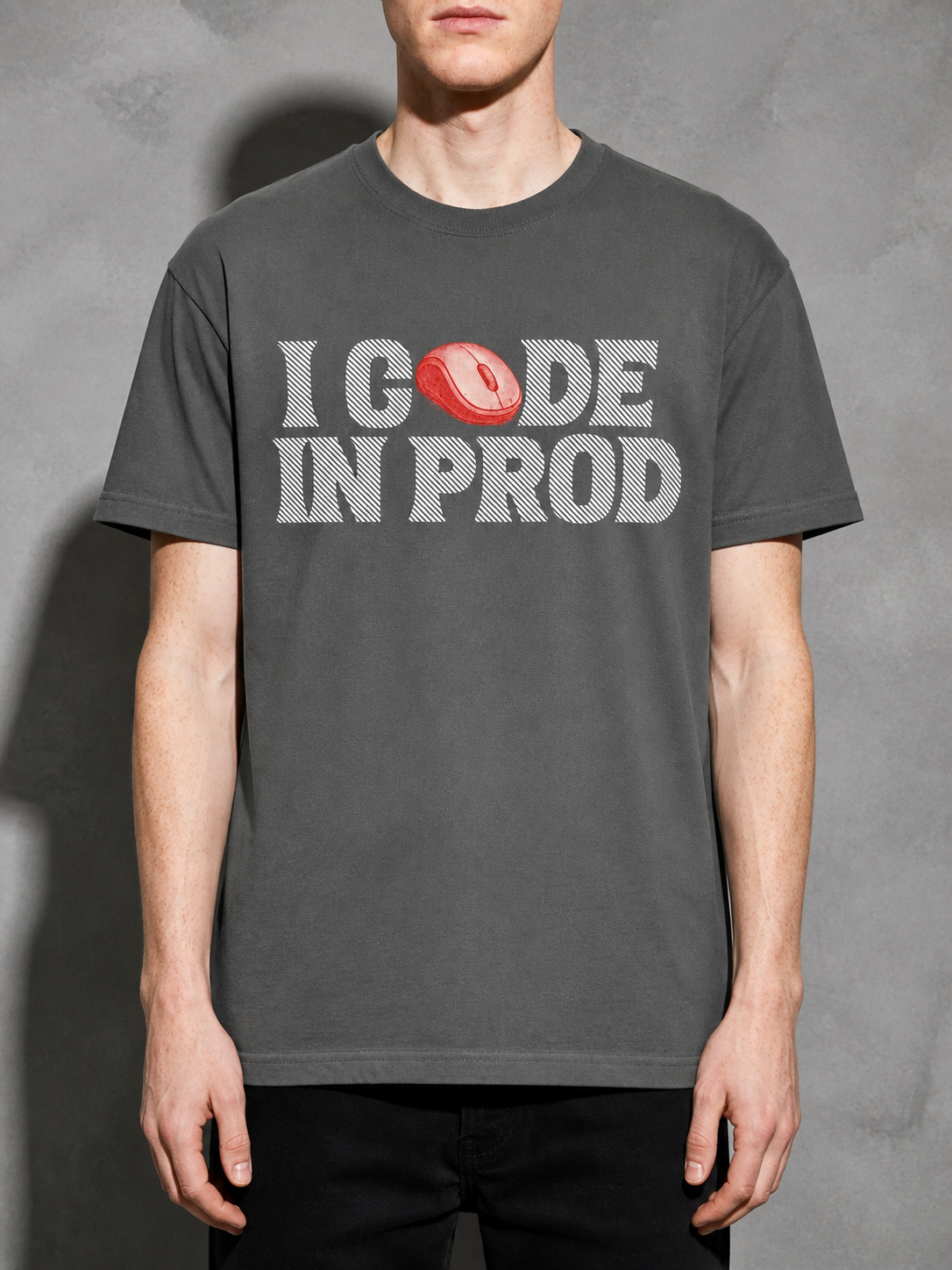 i code in prod text Graphic IT Nerd T-Shirt – Pepper detail